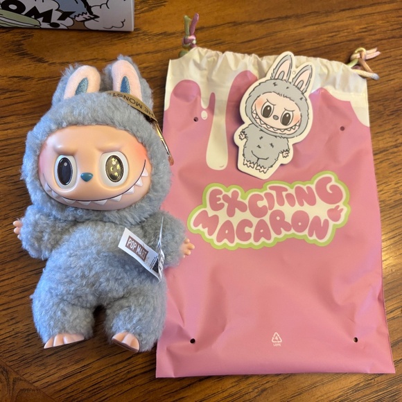 POP MART LABUBU - EXCITING MACARON (sea salt coconut) - Picture 2 of 12